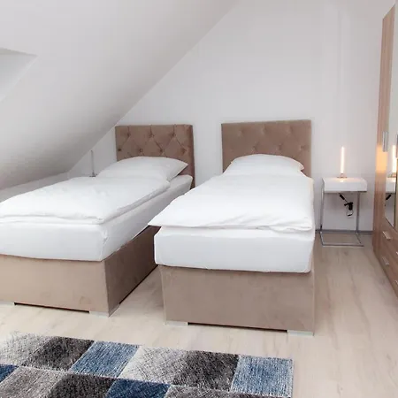 T&k Near Messe Fair Trade Duesseldorf Und Airport 3a * Duisburg