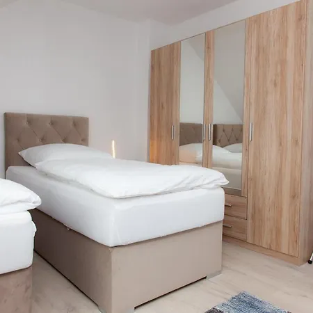 T&k Near Messe Fair Trade Duesseldorf Und Airport 3a Apartman Duisburg